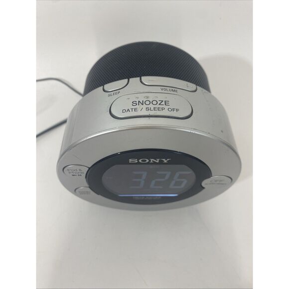 Sony ICF-C7IP Dream Machine Alarm Clock AM/FM Radio iPod & iPhone Dock - Picture 2 of 9